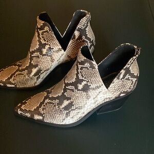Vince Camuto Women’s Booties